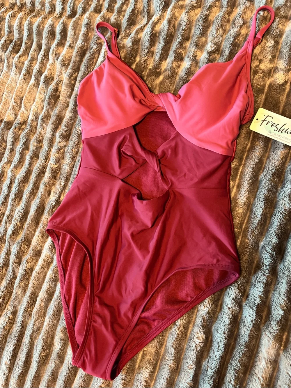 NWT Freshwater Two-Tone Pink & Burgundy One-Piece Swimsuit Size Large